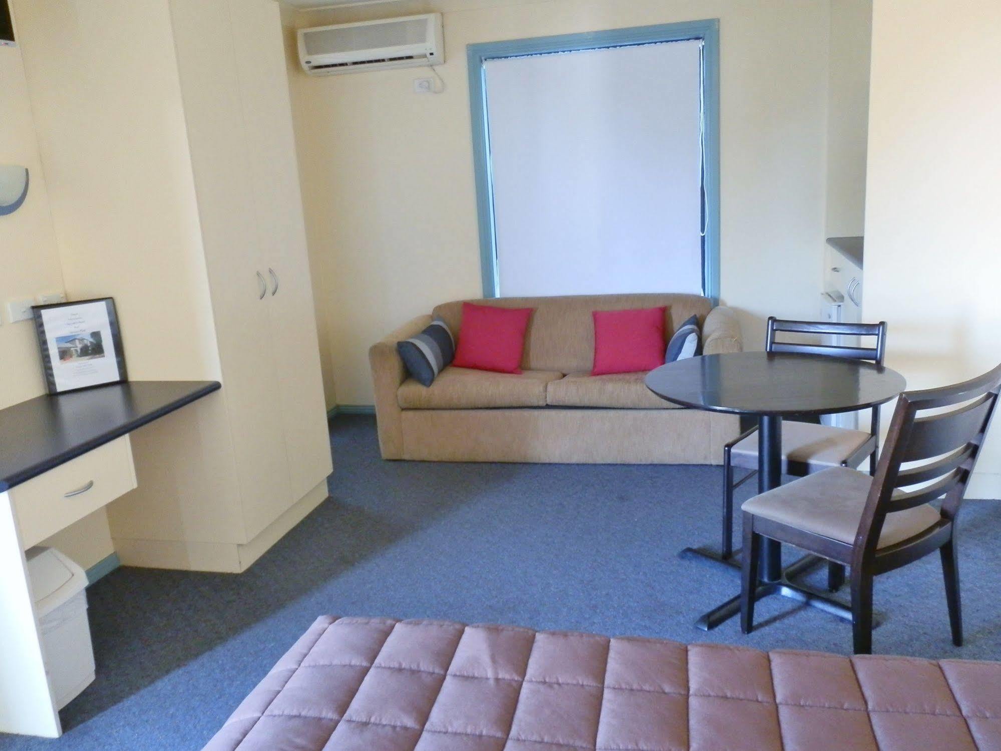 Narrabri Motel And Caravan Park Dış mekan fotoğraf